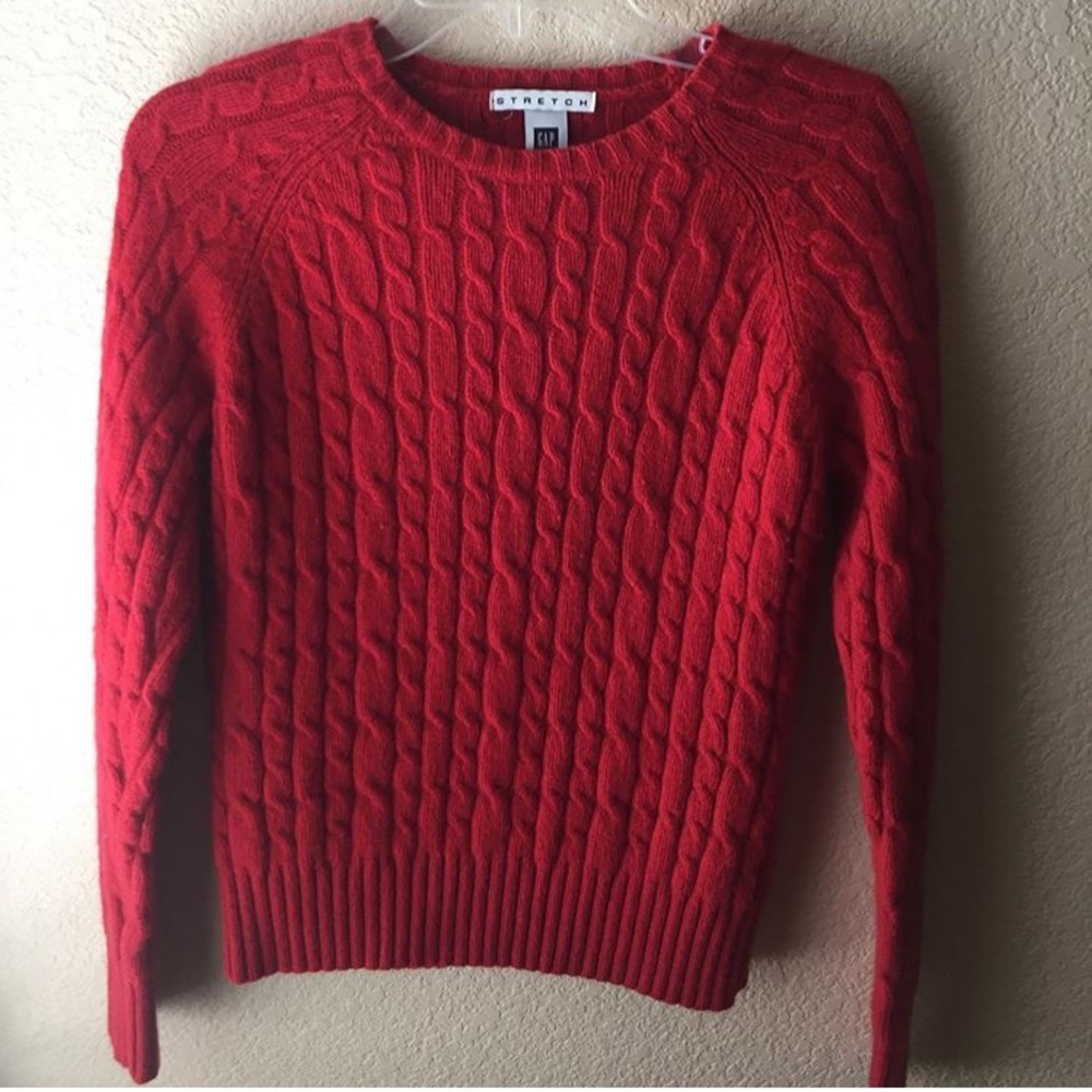 Gap - red sweater - size M